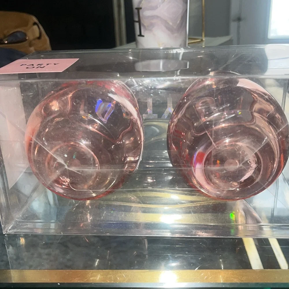 NWB ban.do I was told there'd be wine tumbler set